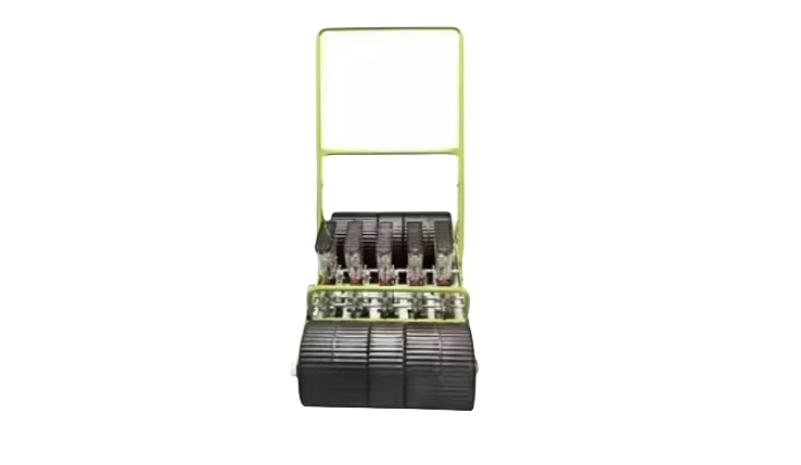 Hand-propelled vegetable planter-2